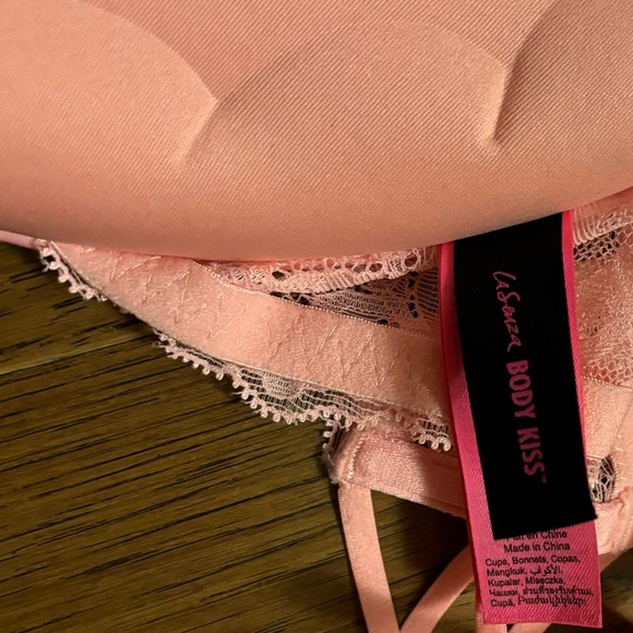 La Senza jewel encrusted pink lace bra. - Picture 7 of 8
